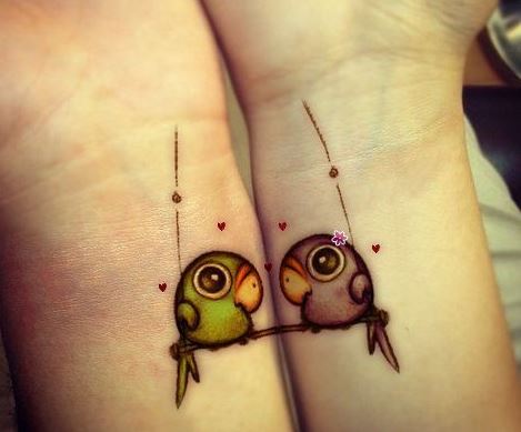 tatuajes pequeños de agapornis